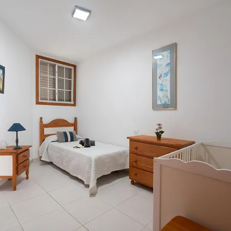 Ventanita Al Atlantico Apartment *